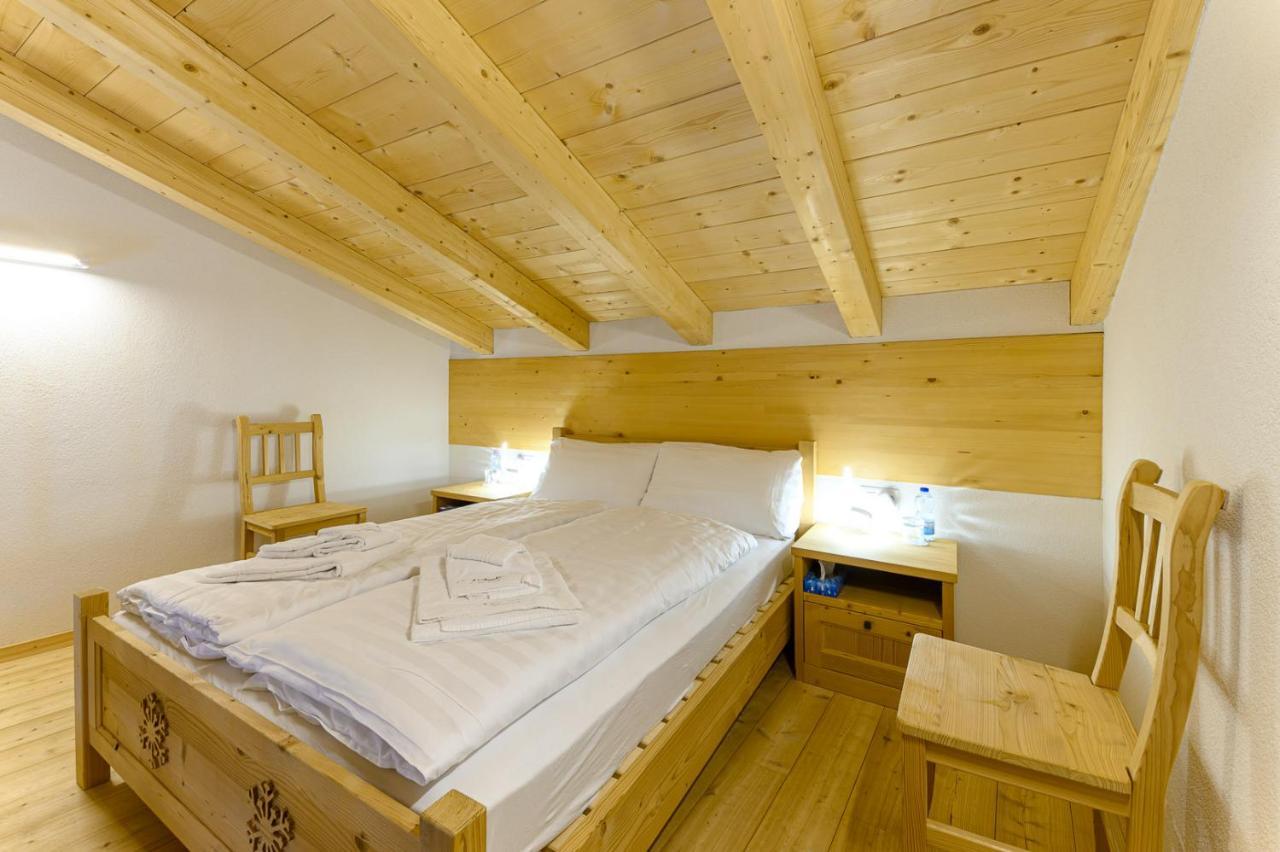 Hotel Centrale, Typically Swiss Poschiavo Exterior photo